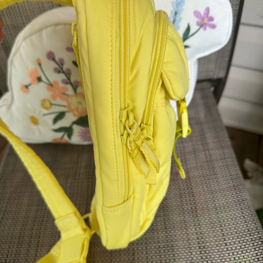 Bright Yellow Vera Bradley Utility Sling Backpack Purse - Picture 3 of 7